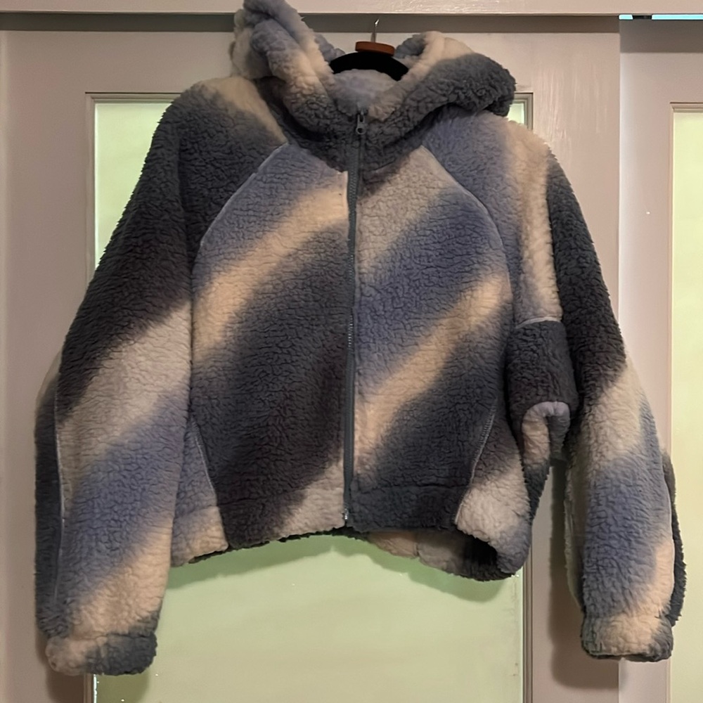 Blue and white fuzzy zip crop hoodie NWOT
